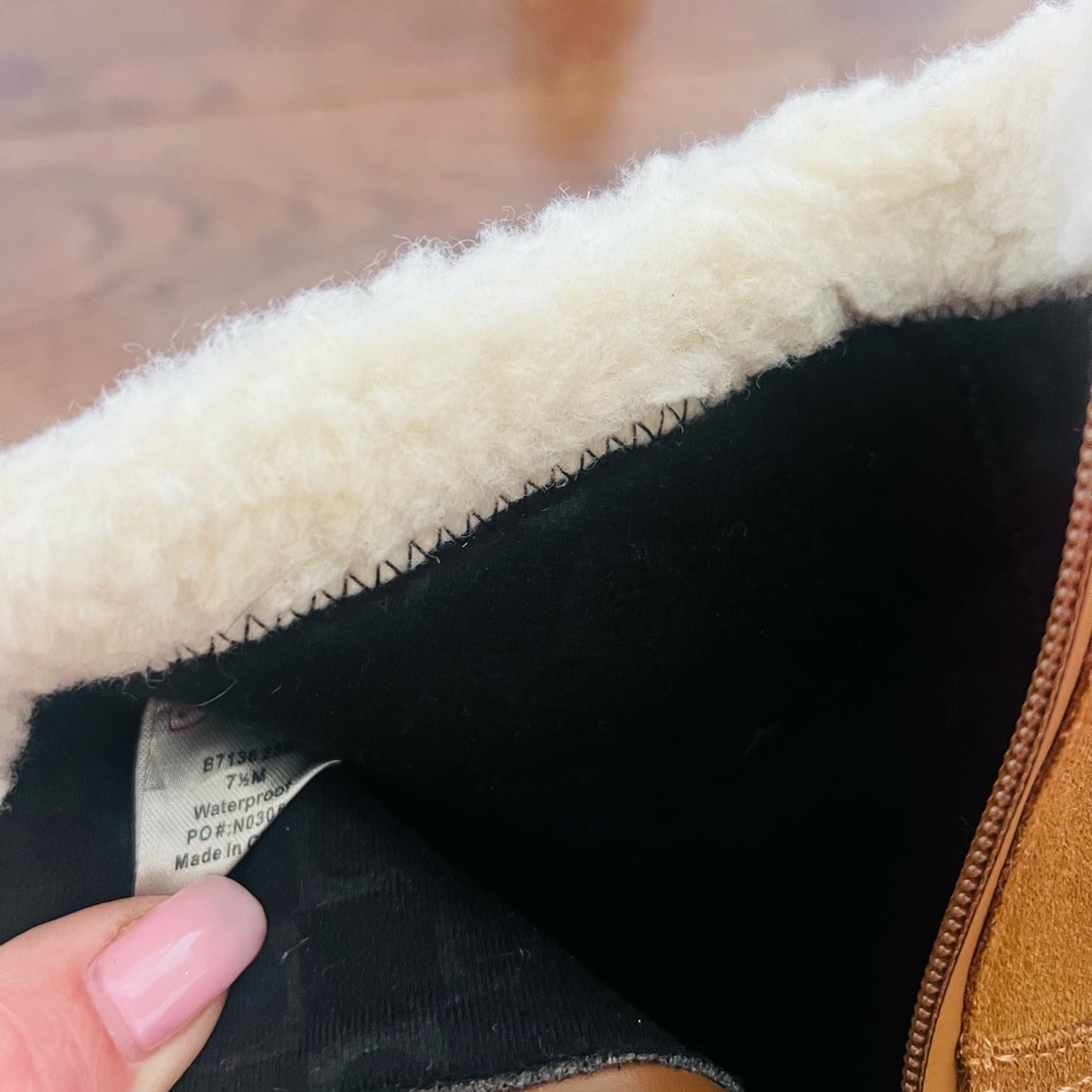 Blonde 7.5 Women's Tan Suede Ankle Boots with Cream Fur Lining like new! - Picture 6 of 11